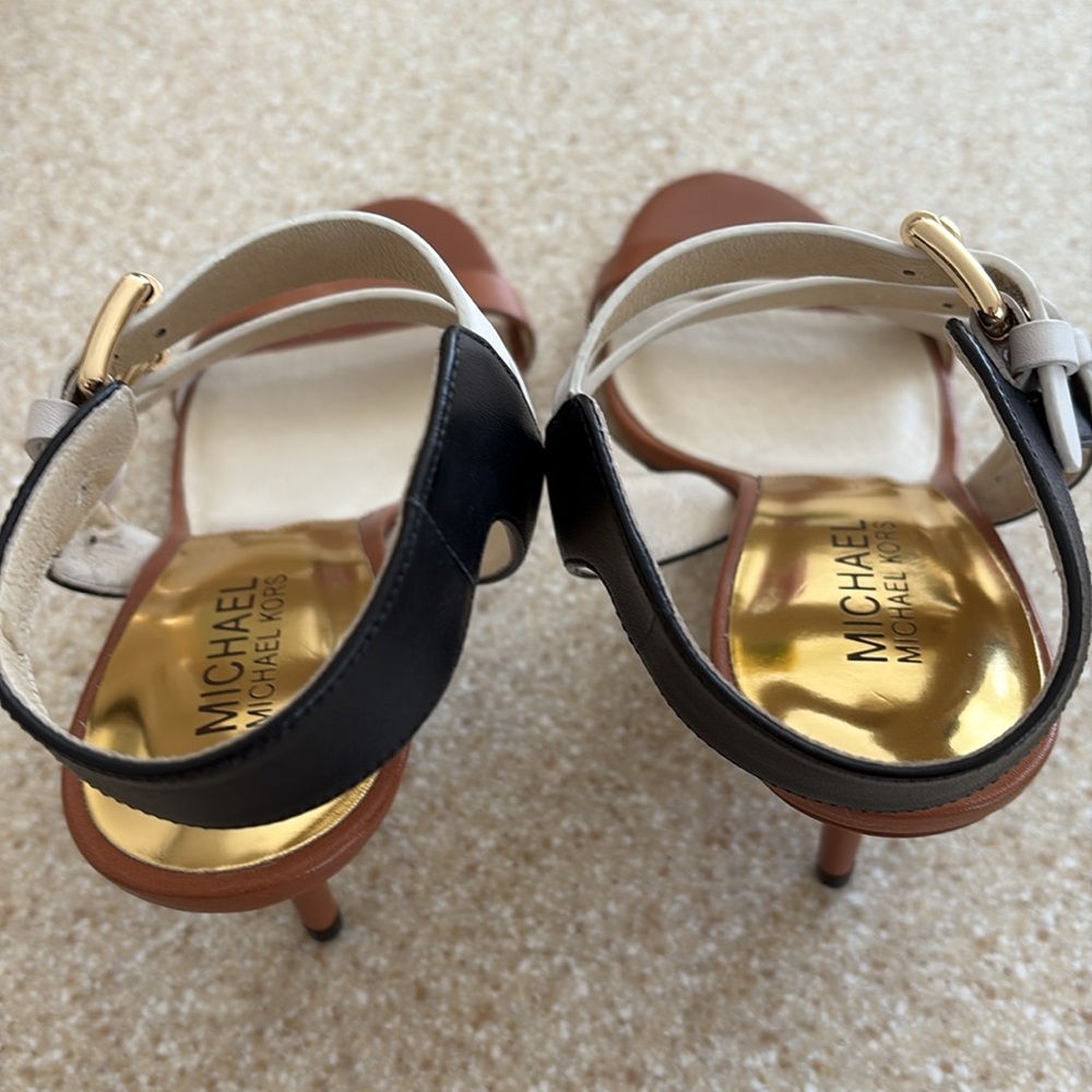 Michael Kors Beverly Sandal Mid Heel Optic White/Black/Luggage Brown - Picture 8 of 9